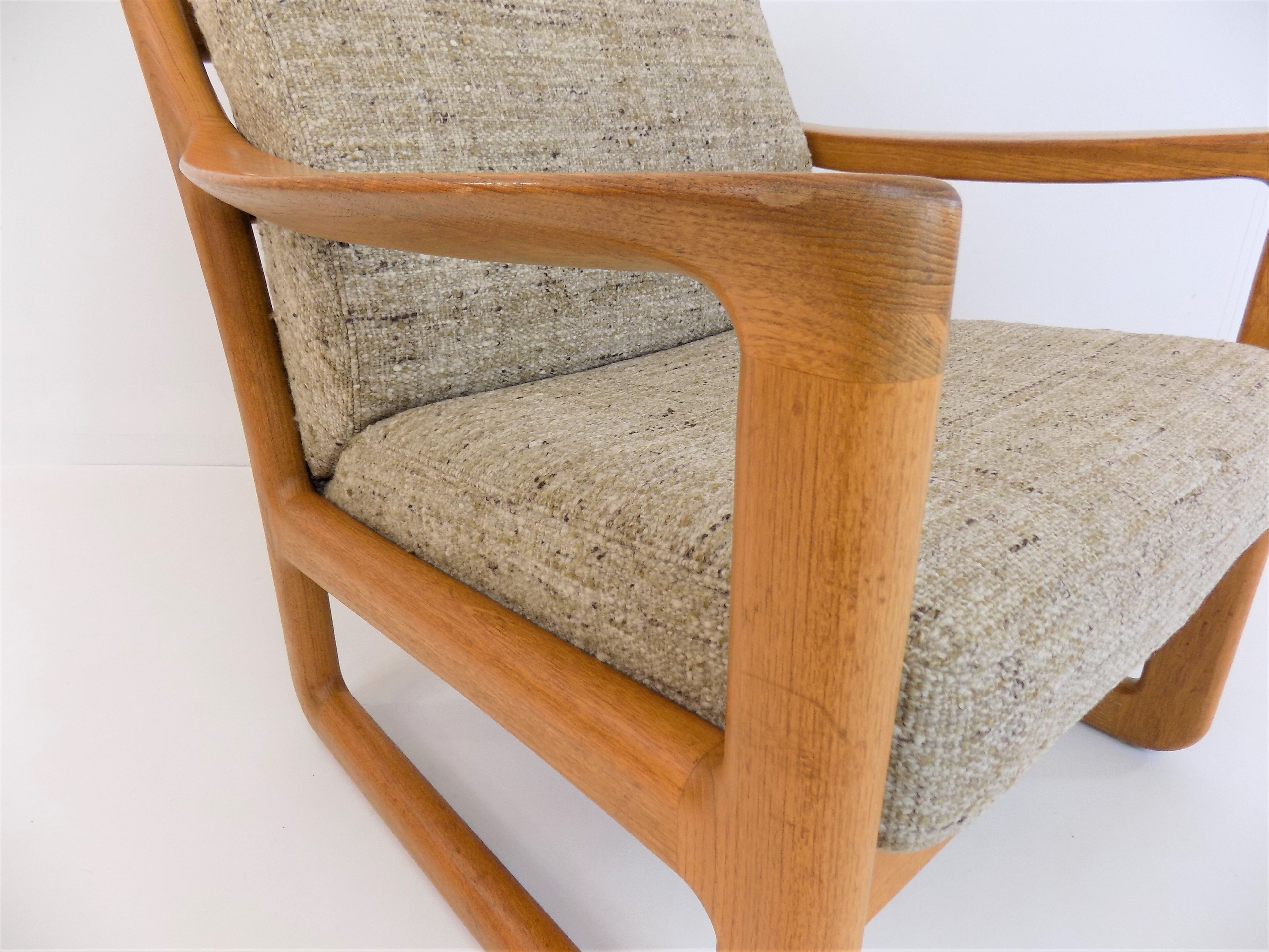 Paire de fauteuils par Johannes Andersen