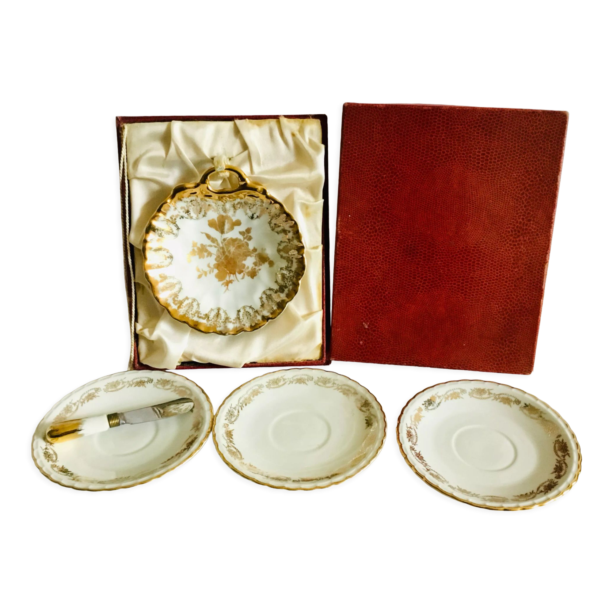 Antique butter dish and its plates in Limoges porcelain