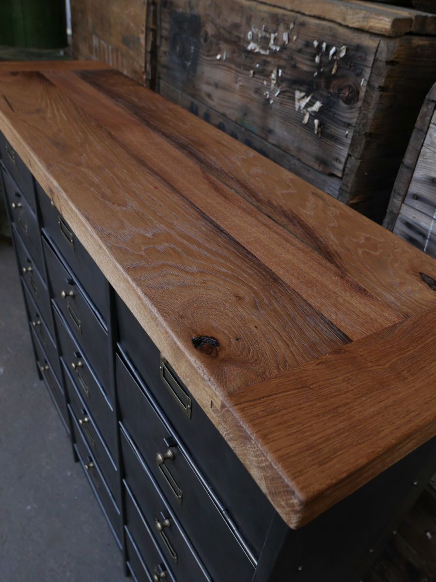 Furniture clamshell, Roneo 15 tray oak lockers