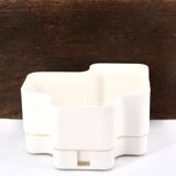 Vastill planter in white plastic by Michael McCann