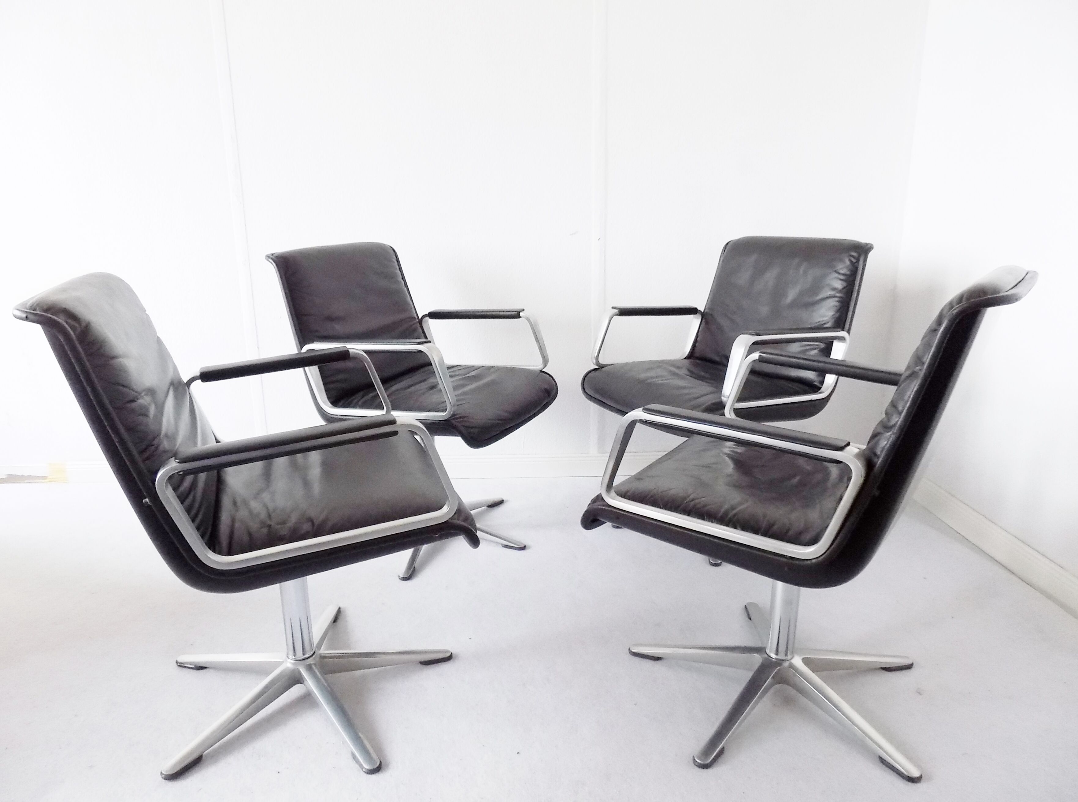 Wilkhahn Delta 2000 set of 4 black leather dining chairs by Delta Design