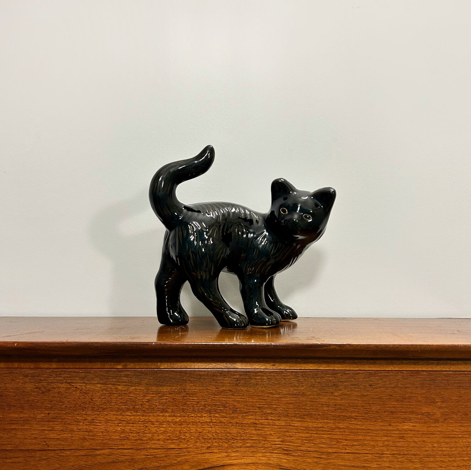 Black ceramic cat 60s
