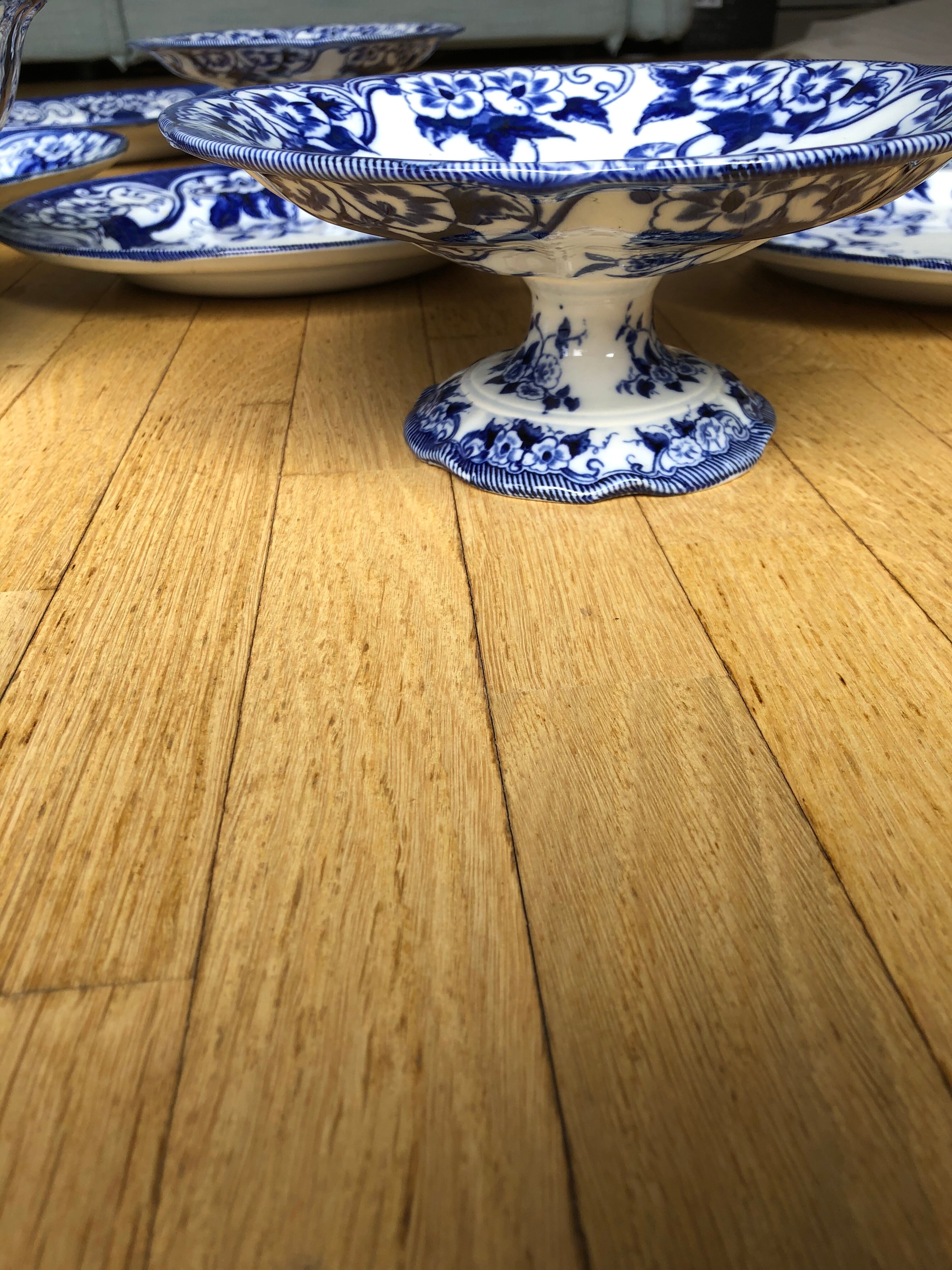 Lot of plates in earthenware creil mounteau