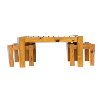 Scandinavian slatted pine coffee nesting table bench with stools or side tables, 1970s