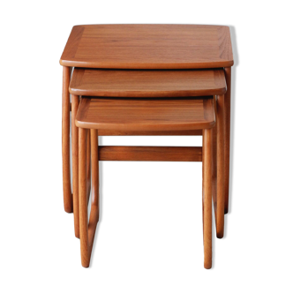 Tables gigognes en teck éditées par Nathan, années 60