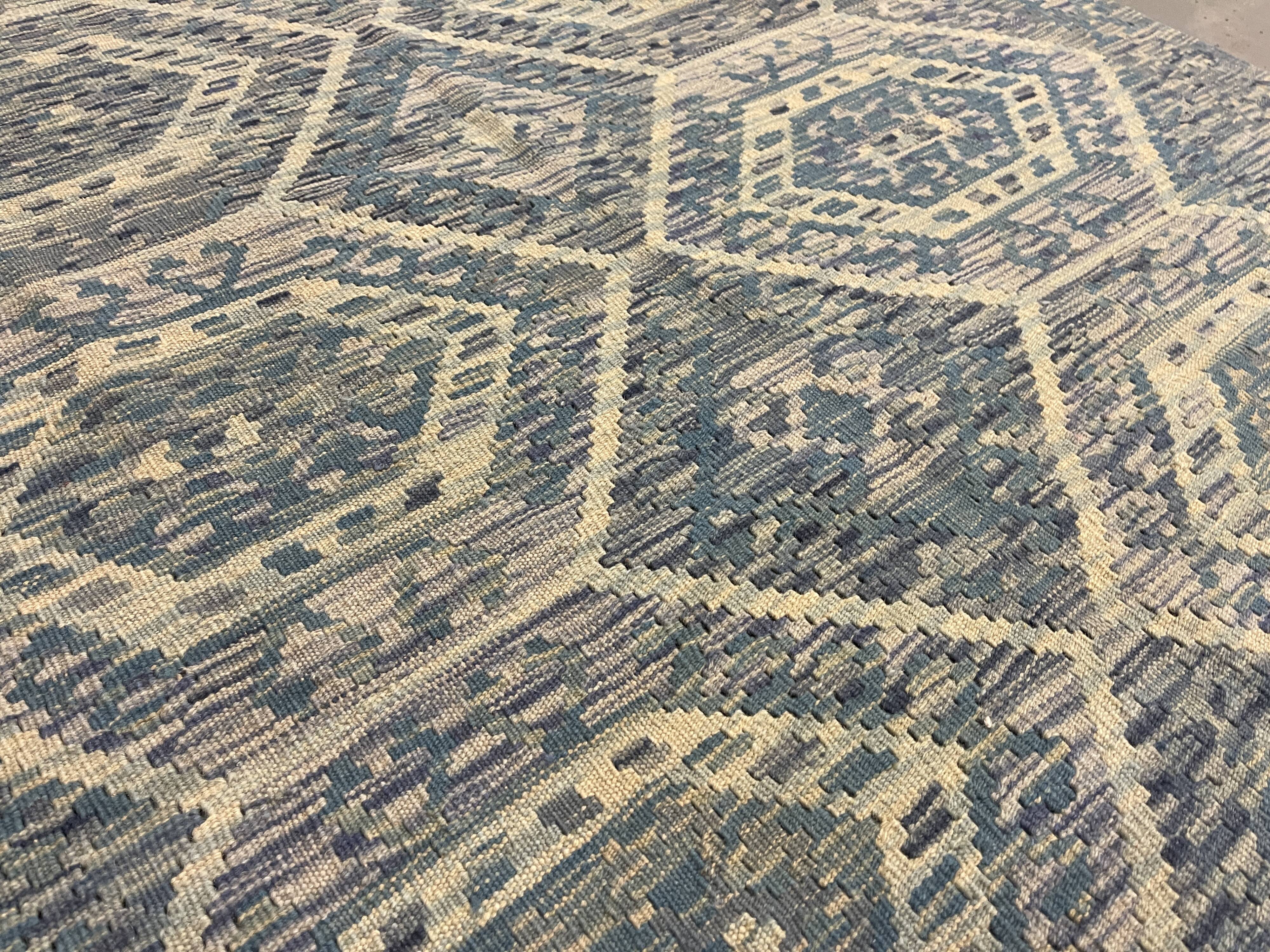 Geometric Kilim Rug, Bule Beige Contemporary Wool Carpet 195 x 128 cm