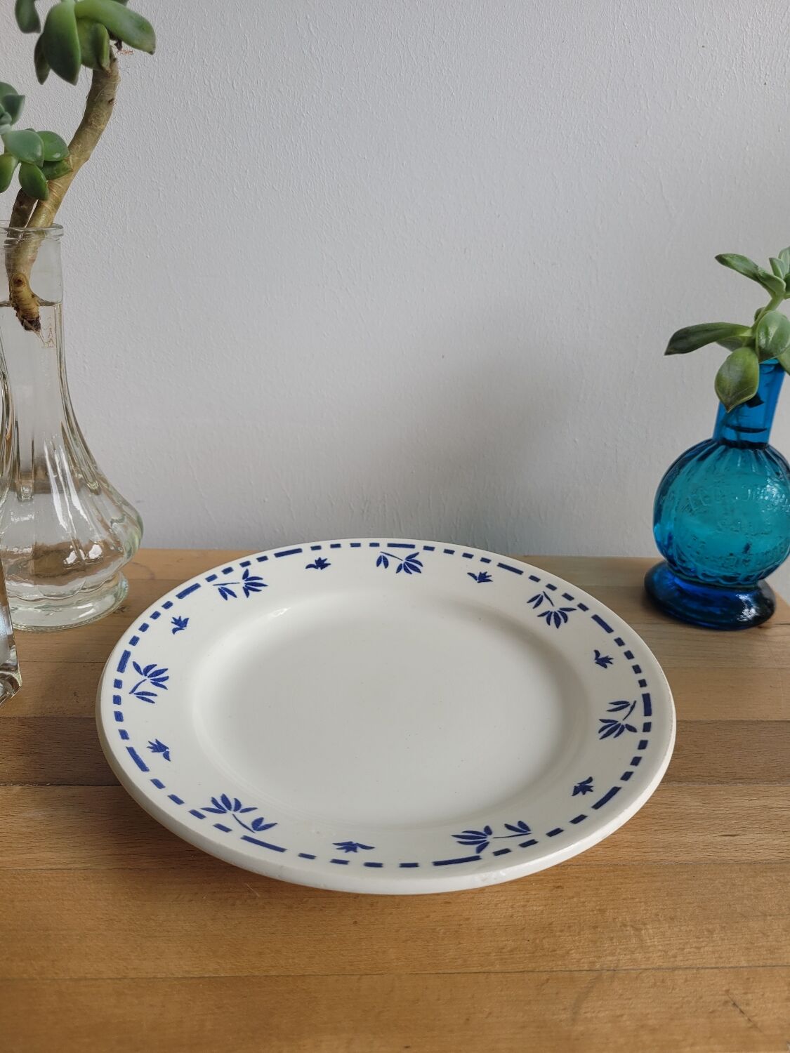 Small opaque porcelain dessert plate