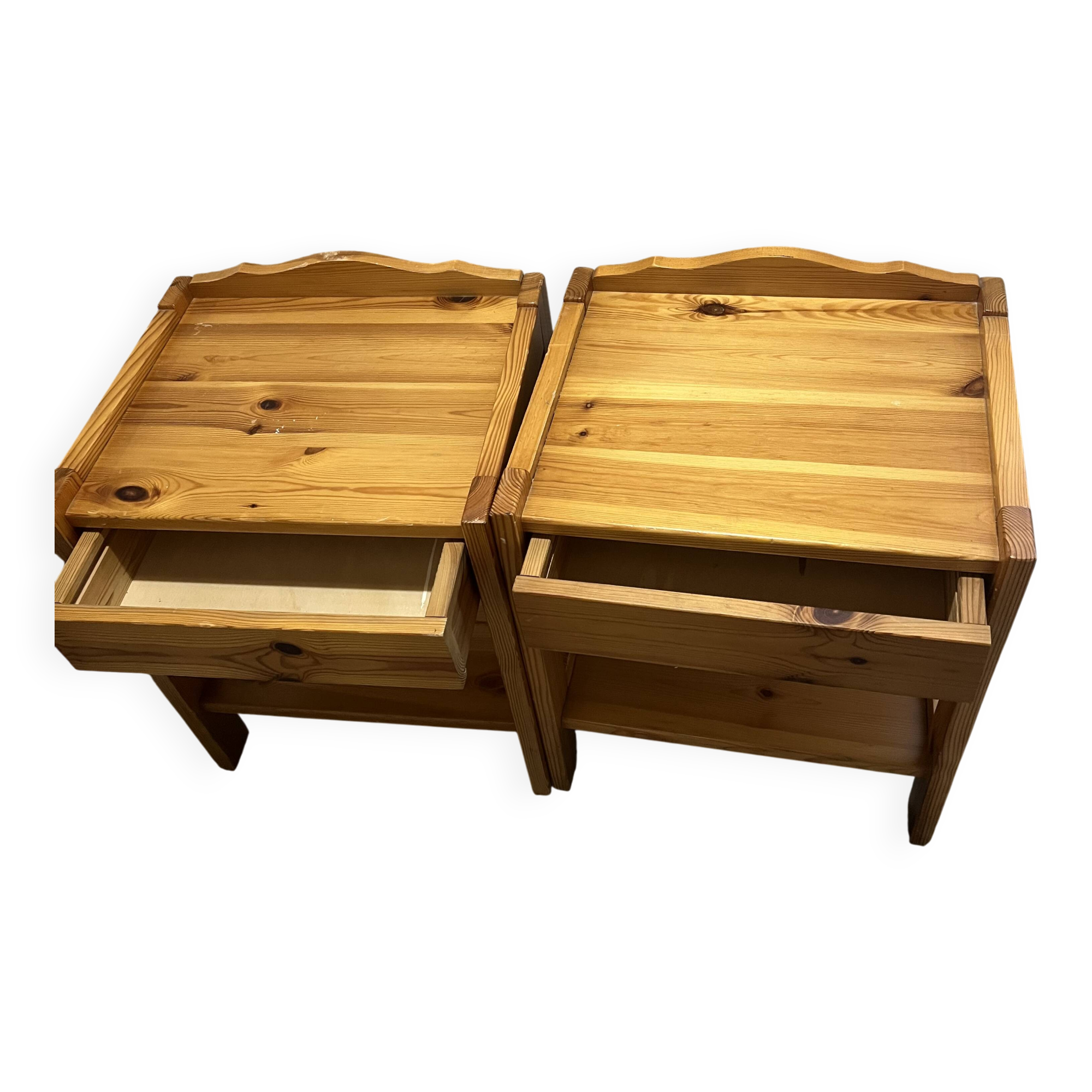 2 tables de chevet vintage en bois