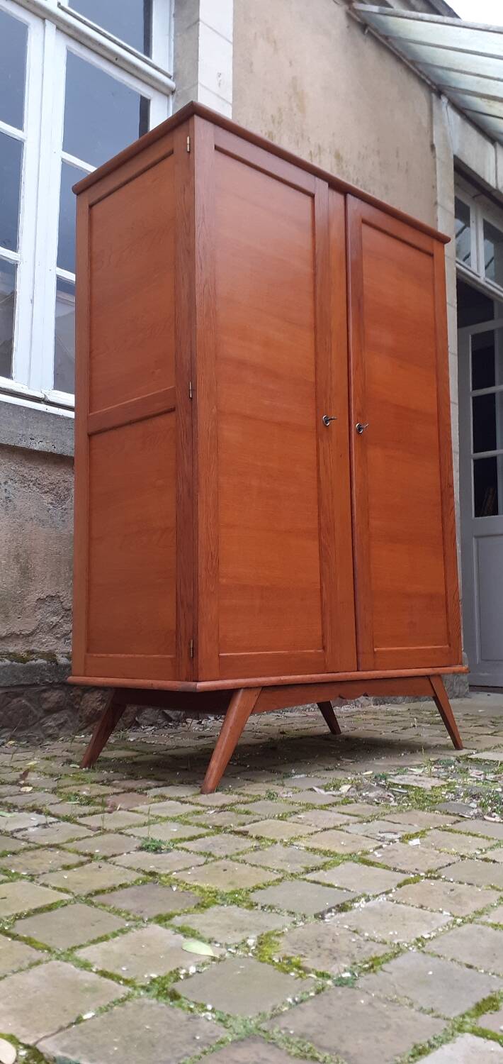 Vintage cabinet from the 50s in solid oak with compass feet