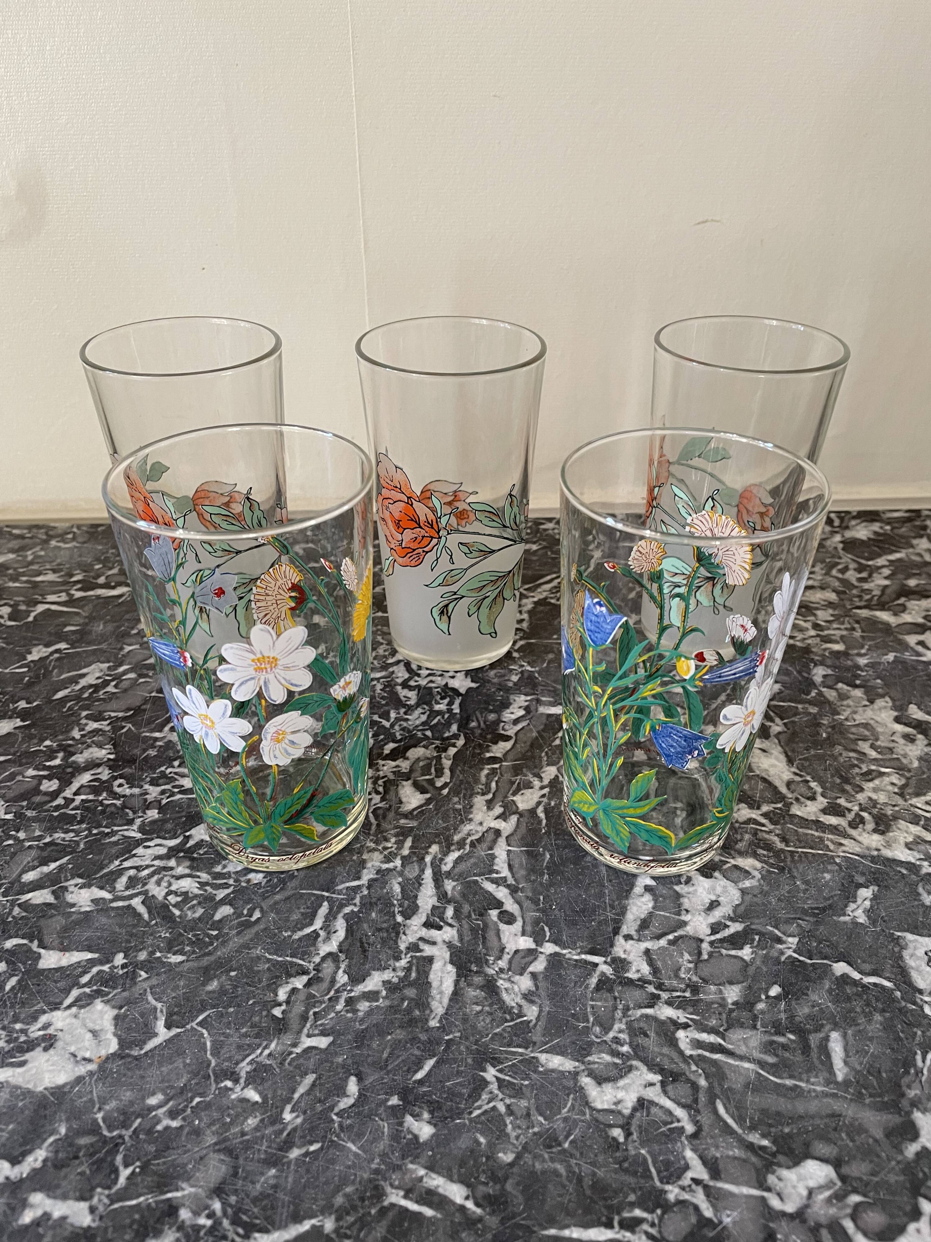 Water glasses