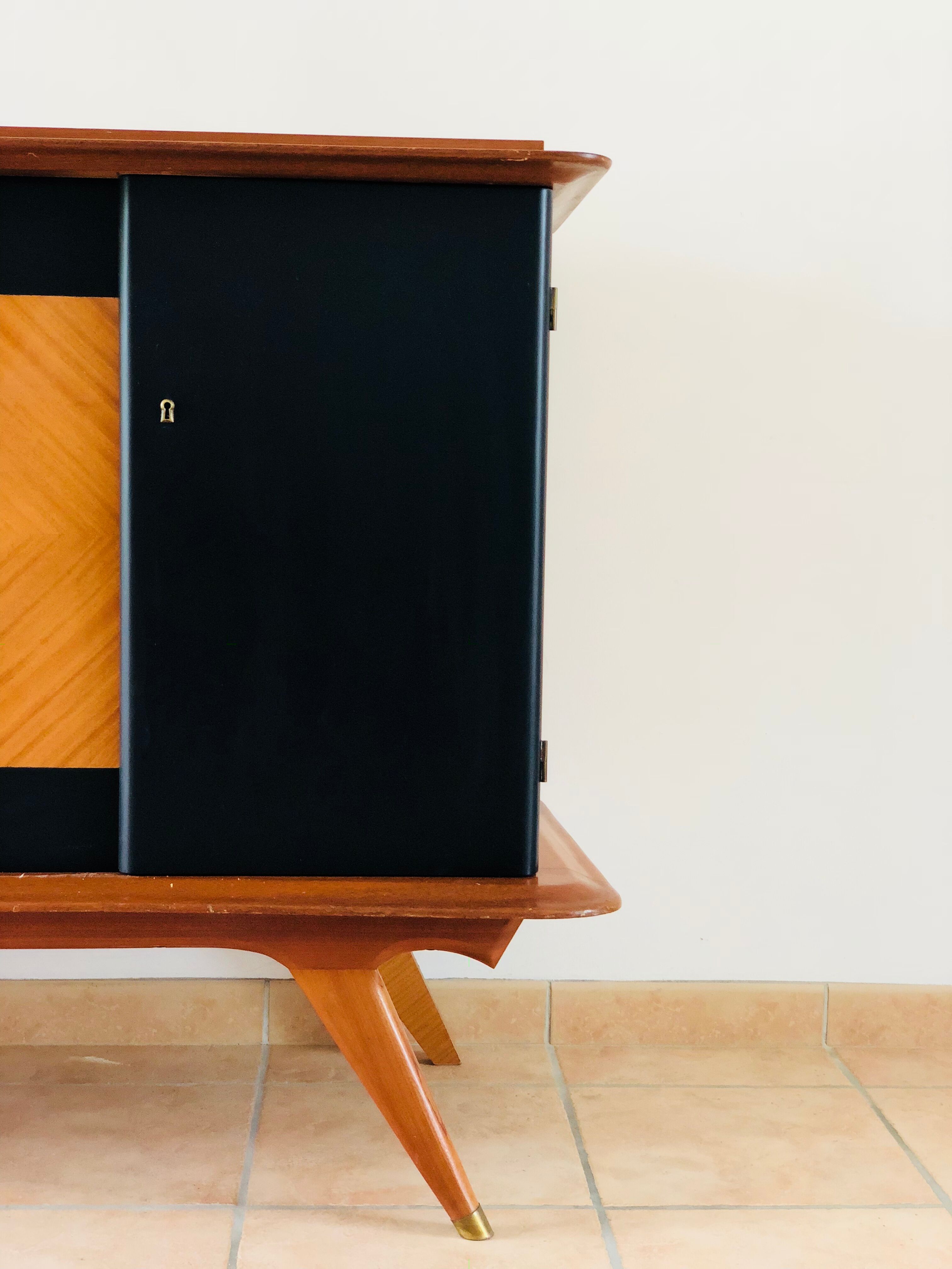 Slip-on feet compass 1960