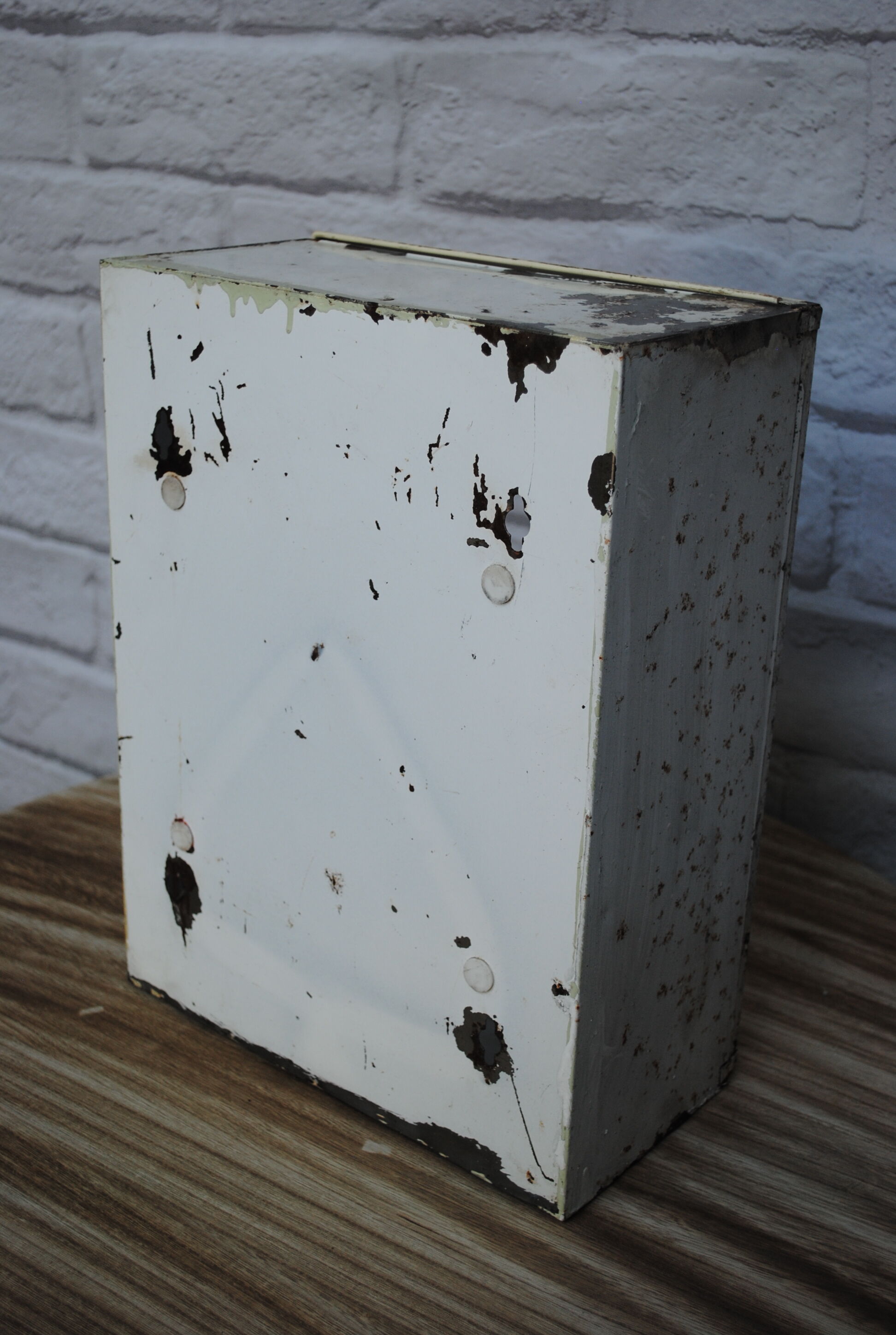 Pharmacy showcase, 70s