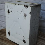 Pharmacy showcase, 70s