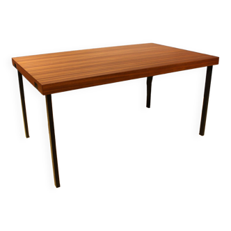 Extending table by Pierre Guariche for Huchers-Minvielle