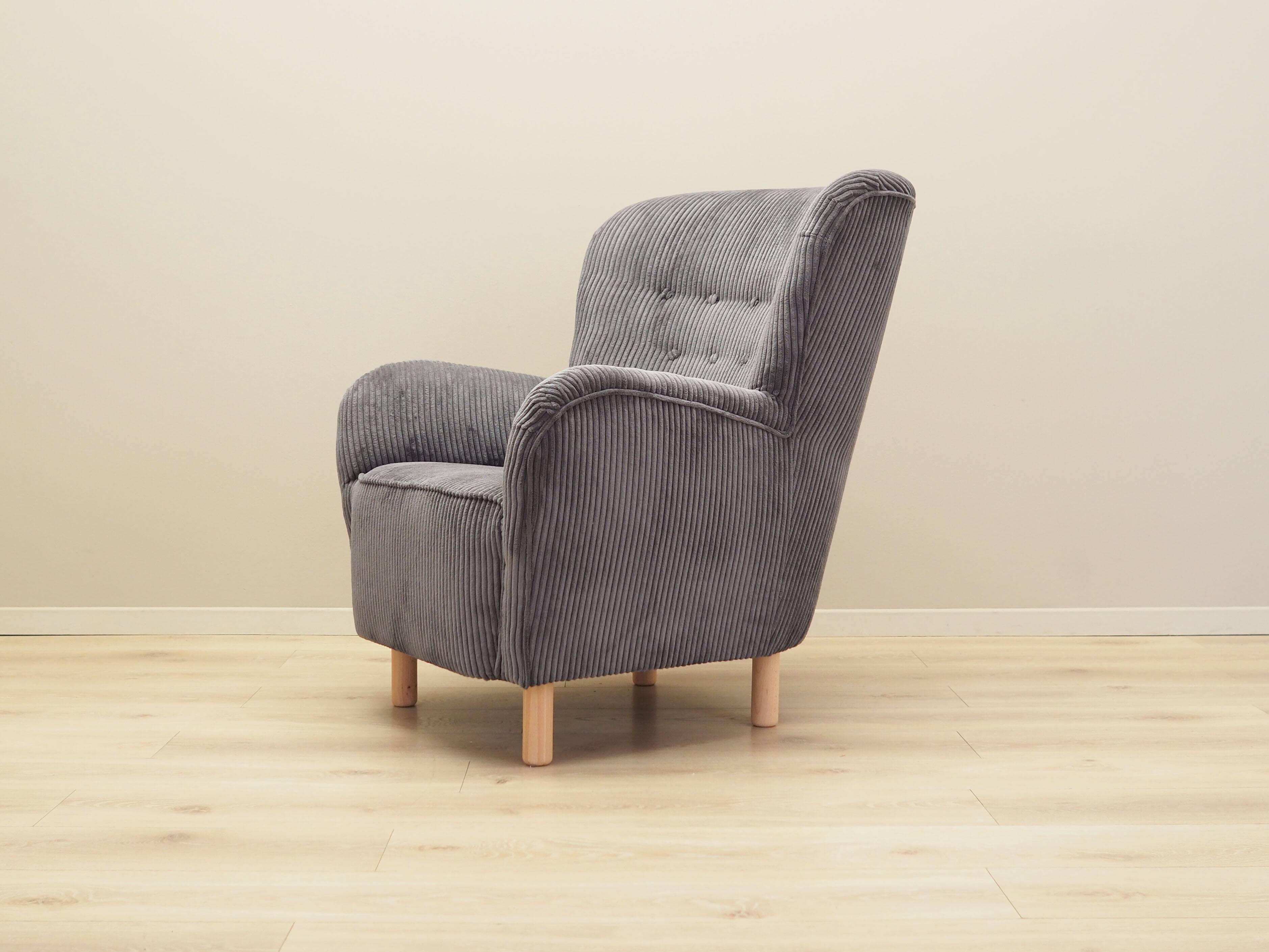 Fauteuil gris, design scandinave, production : Danemark
