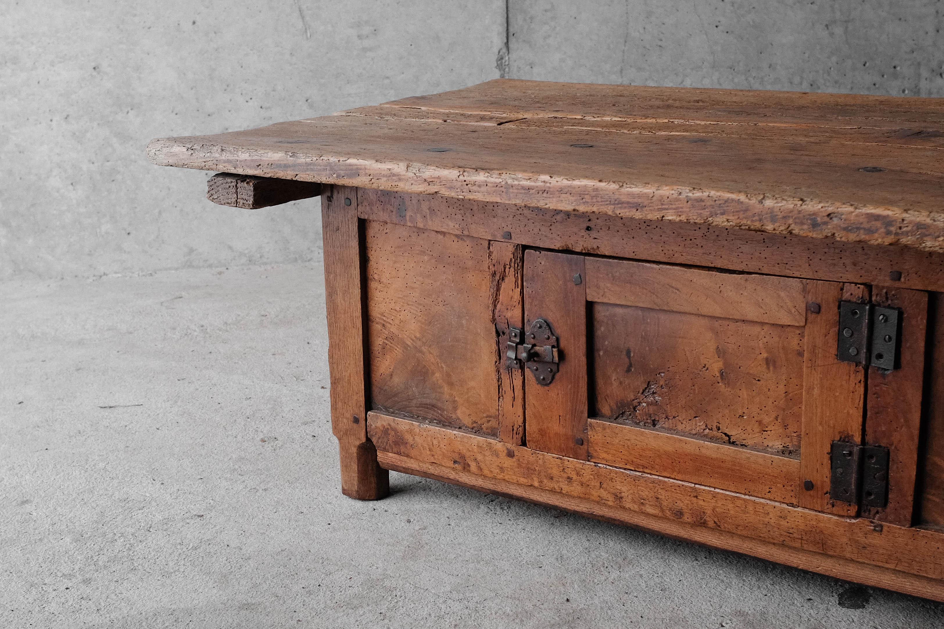 Popular art coffee table, Savoy, 19th century