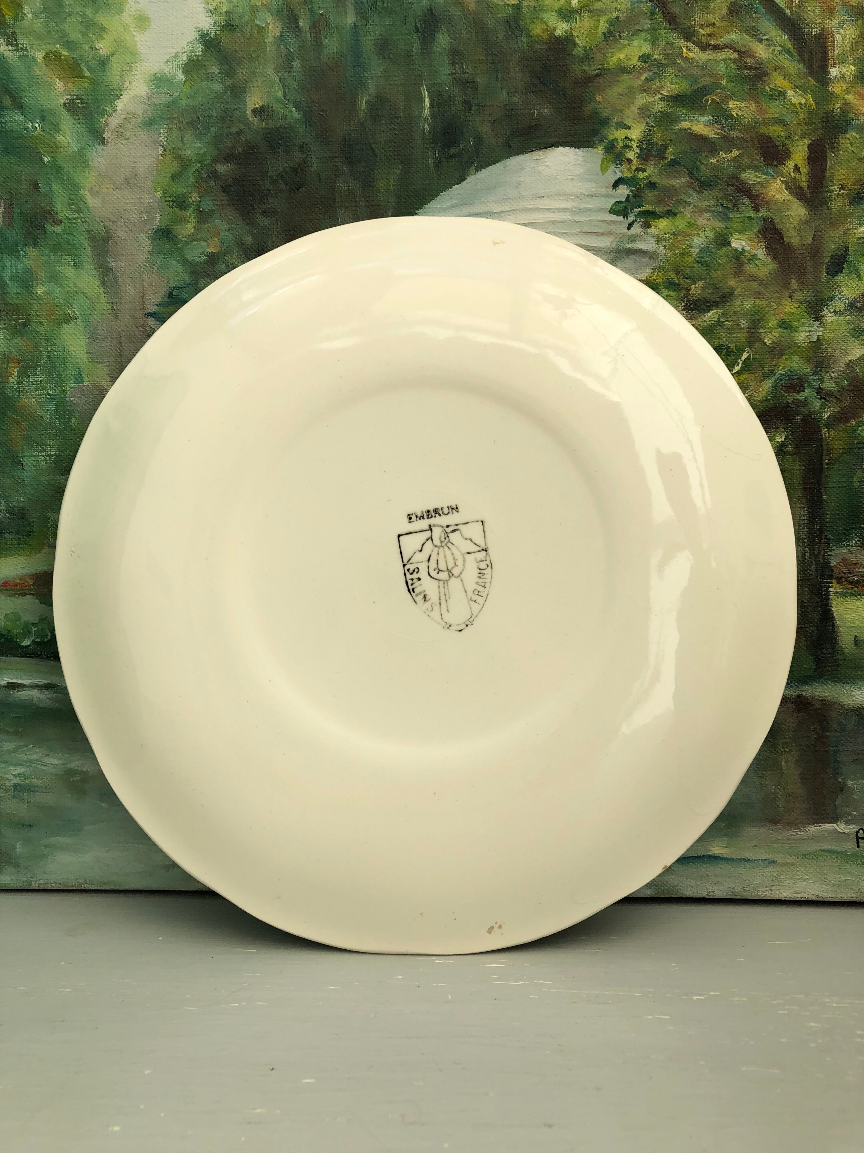 Flat plates stamped saline France