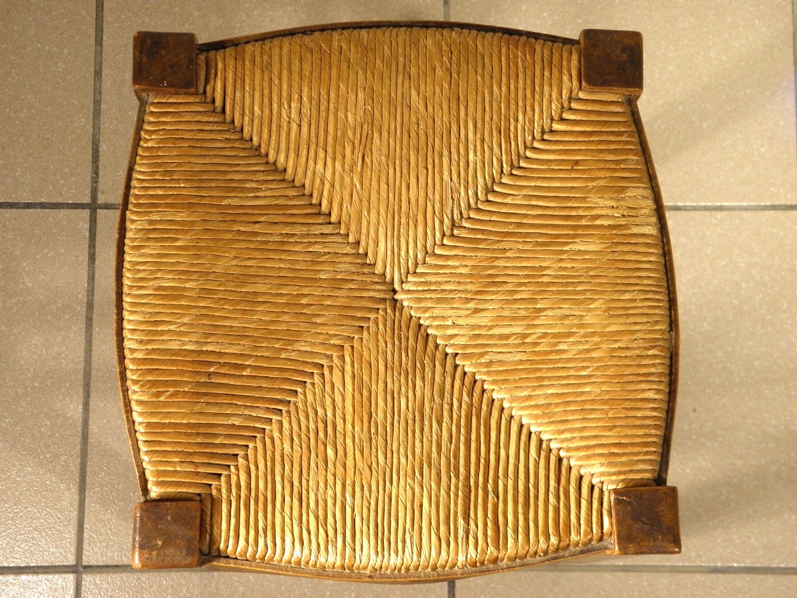 Wood and straw farm stool