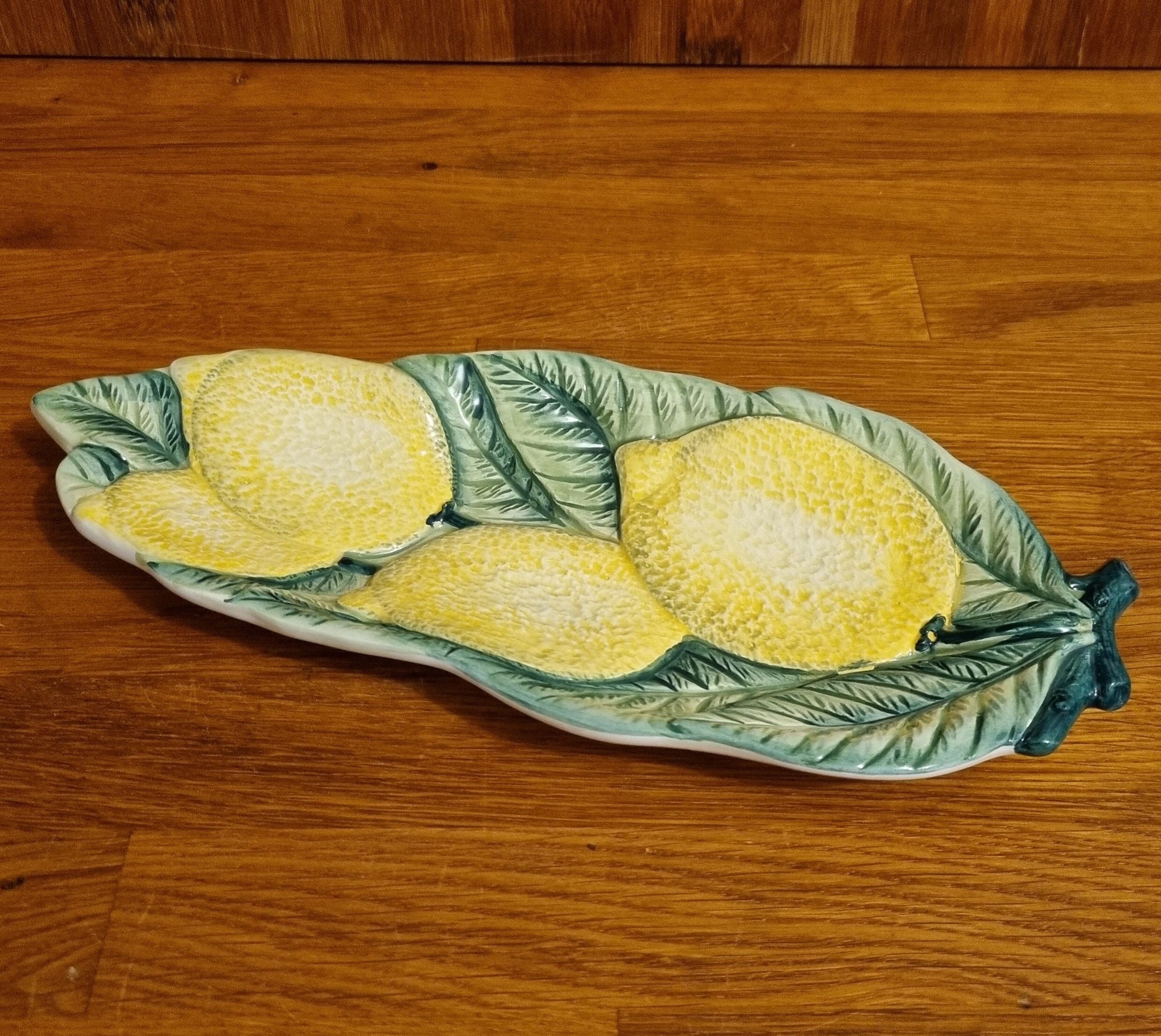 Ravier cup in italian slip pattern lemons