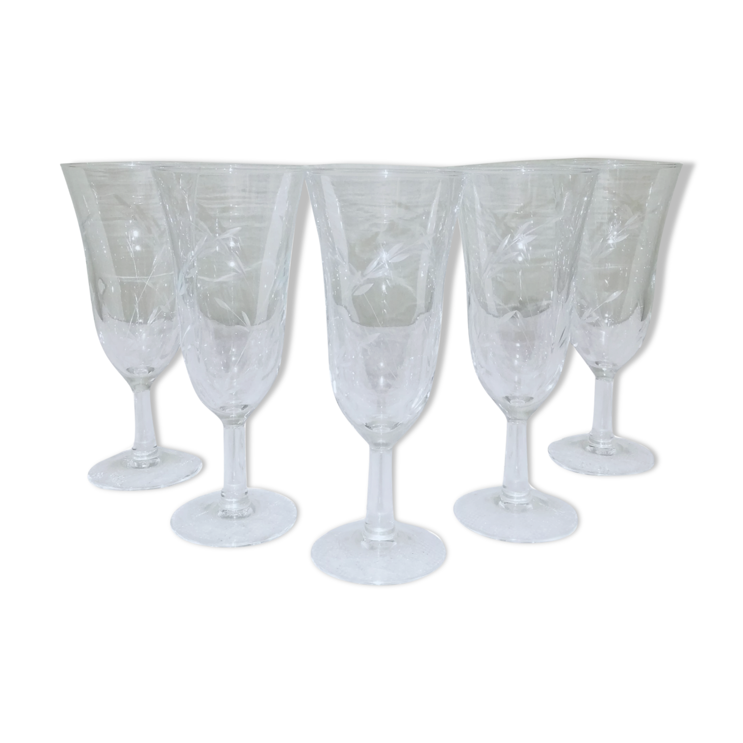 5 champagne flutes decorated with engraved ears
