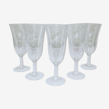 5 champagne flutes decorated with engraved ears