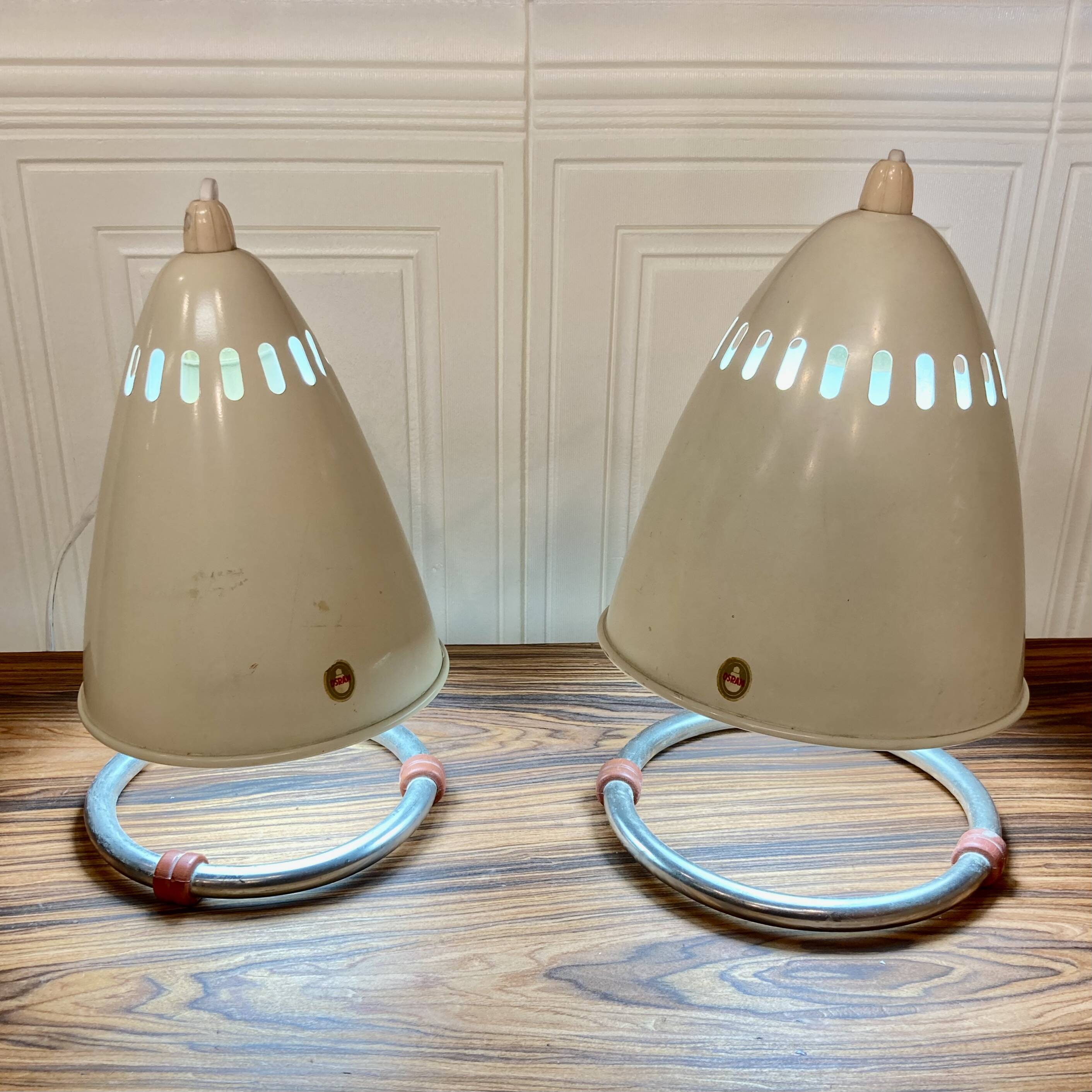 Paire de grandes lampes métal osram 1950.