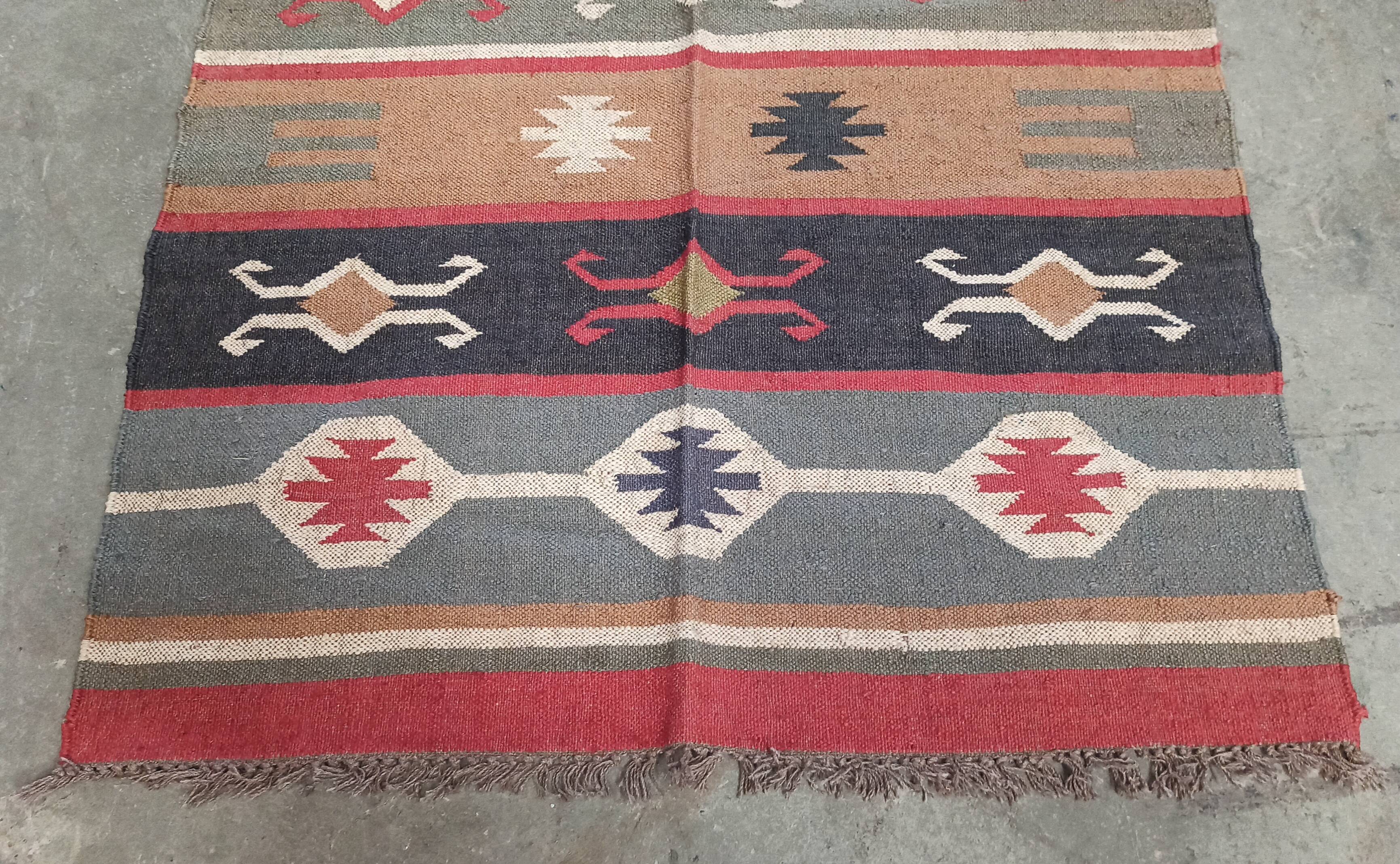 Kilim rug in jute and cotton. 125cm x 195cm