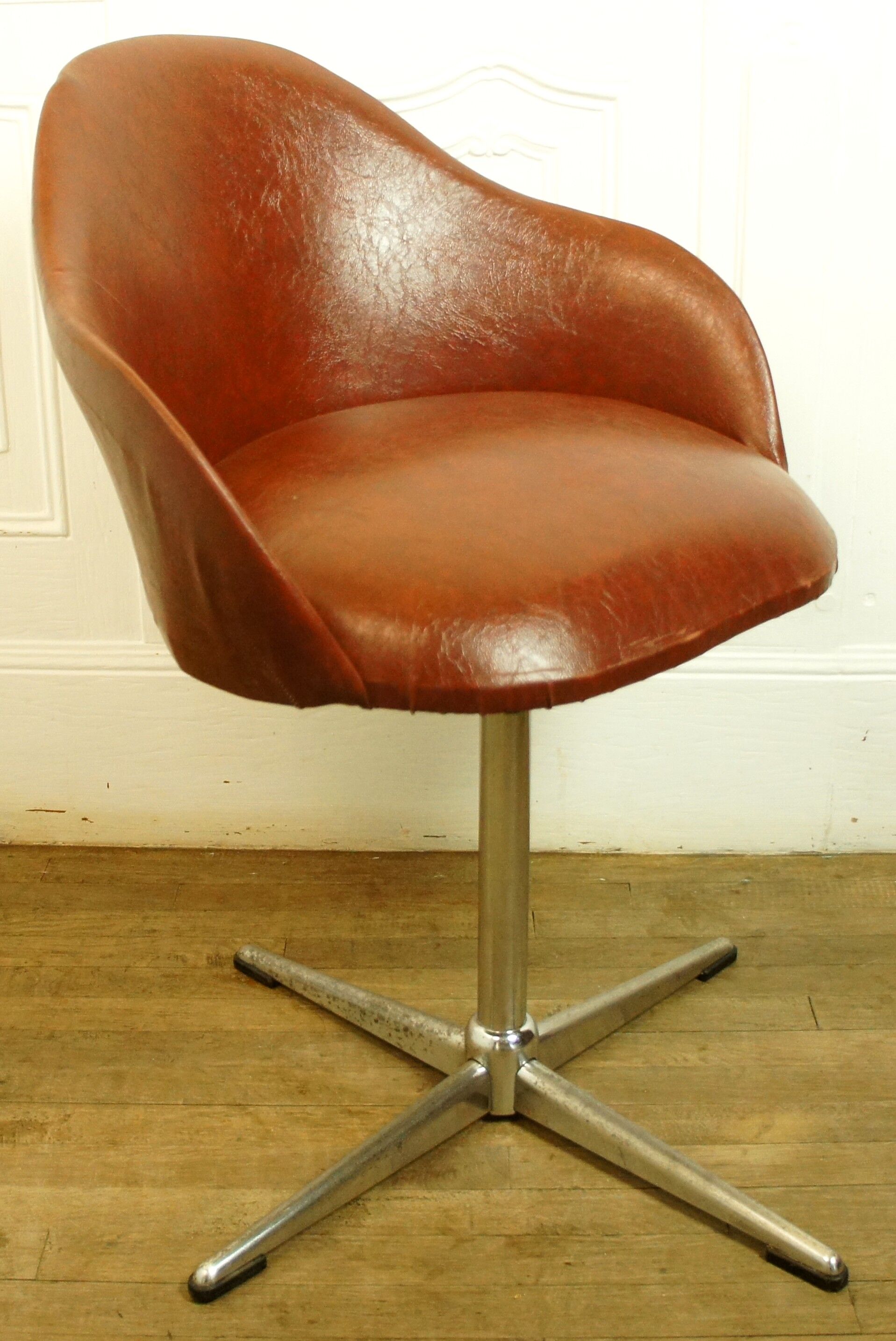 60s swivel "shell" chair