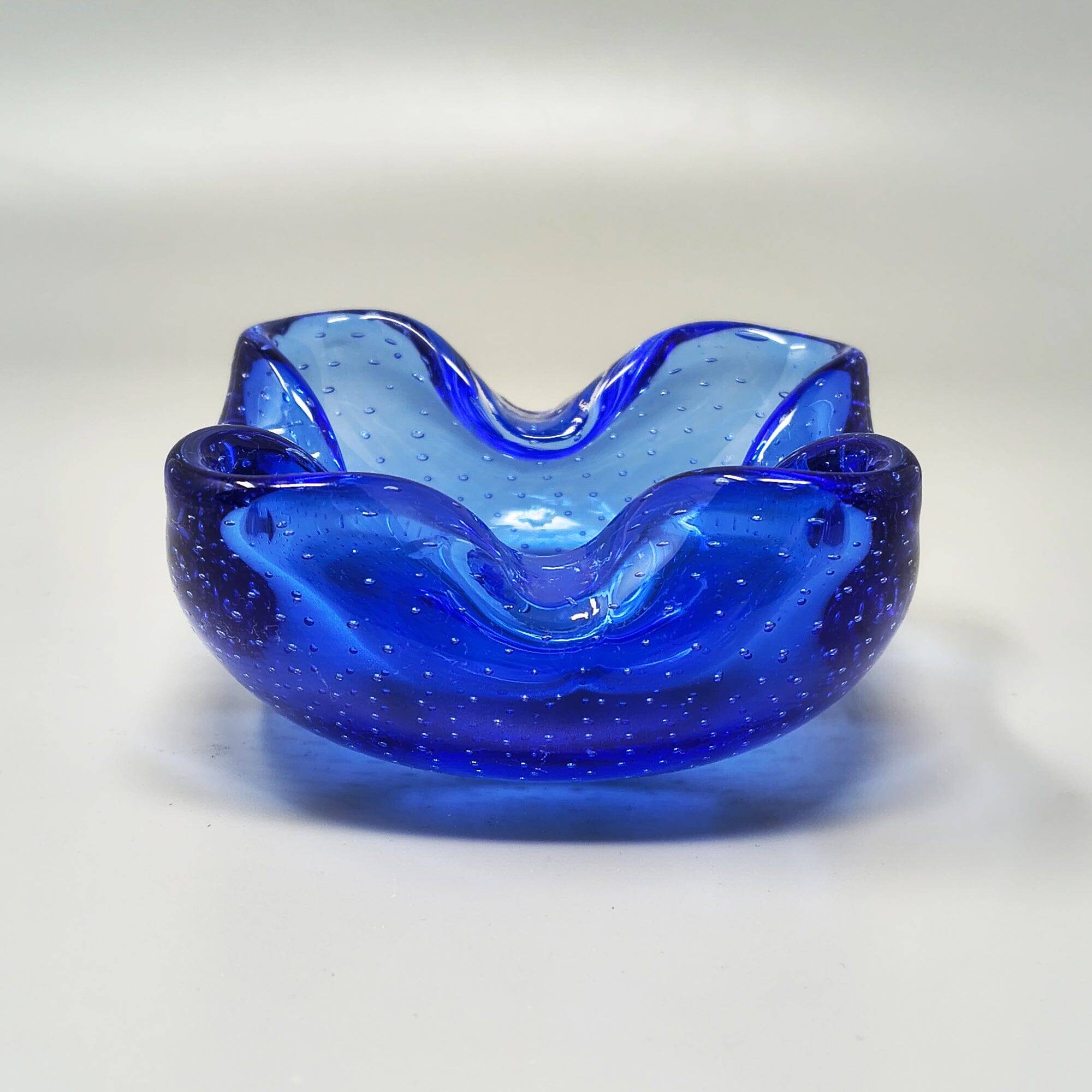 1960s Mid-century Ashtray or Catchall in Bullicante Murano Glass by Flavio