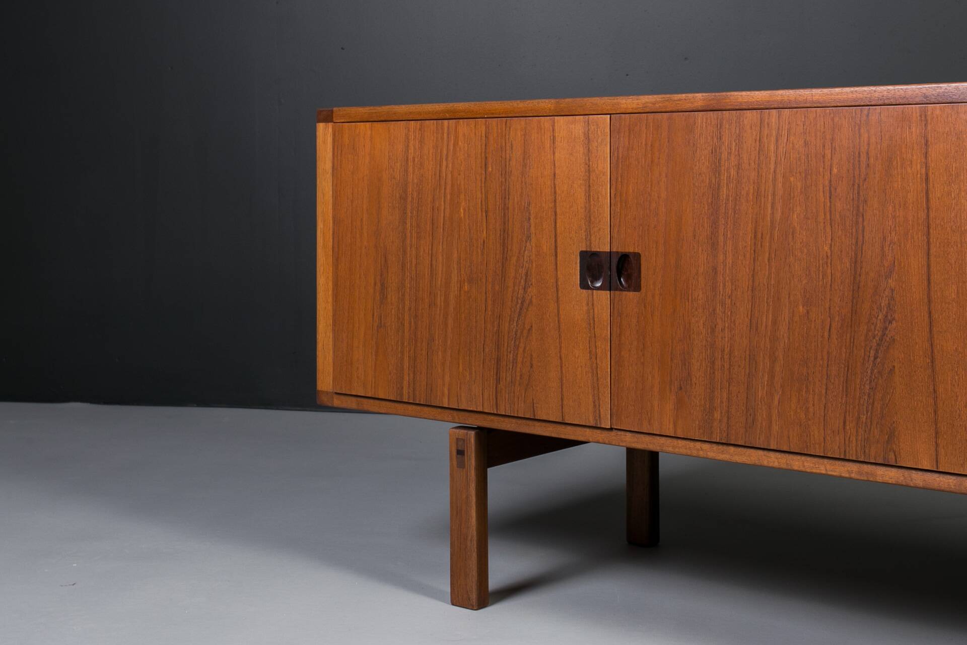 Teak sideboard corona by lennart bender for ulferts, mid century modern design