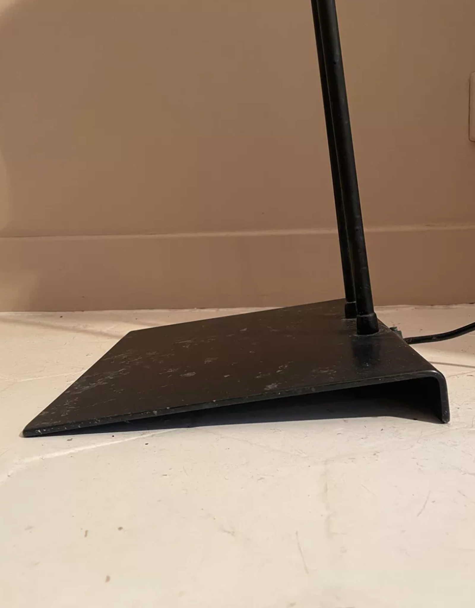 Adjustable modernist floor lamp black lacquered metal Italian 80s