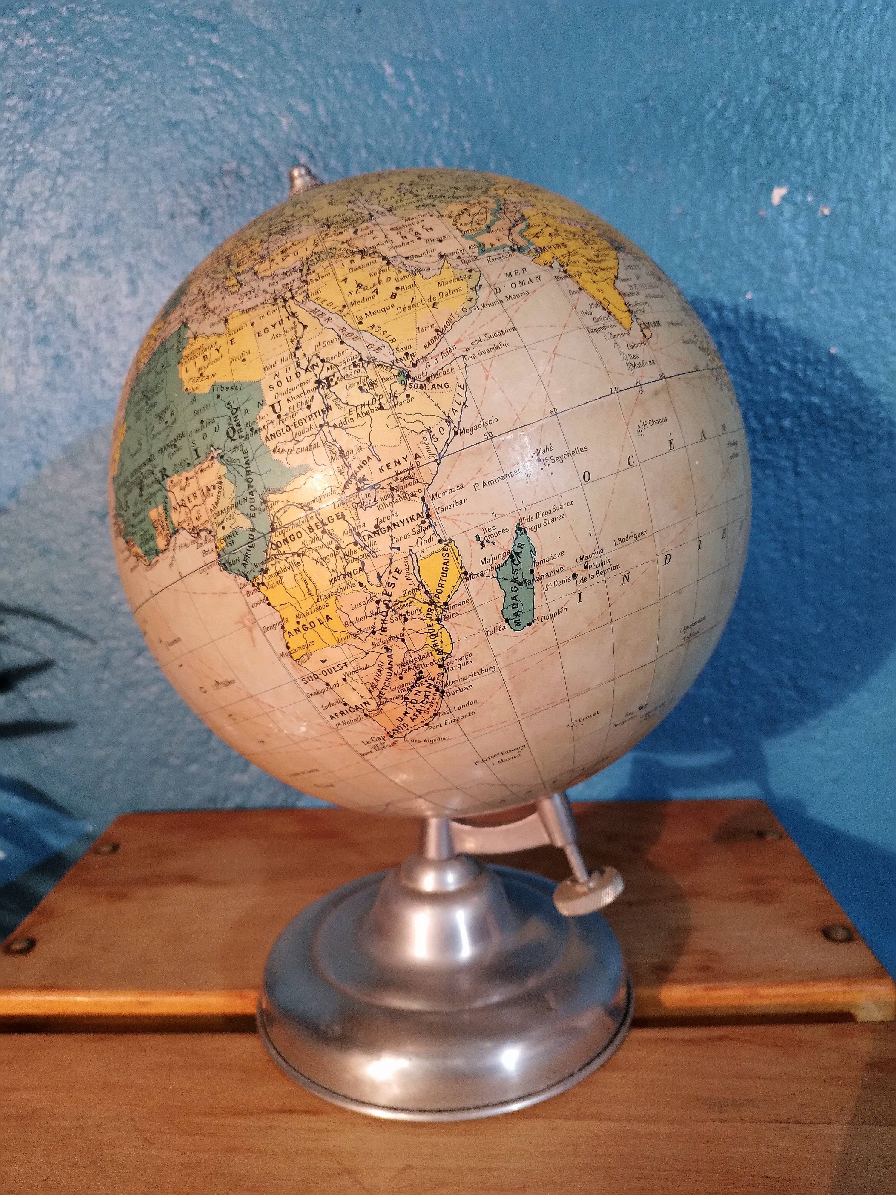 Terrestrial globe Taride 1950s