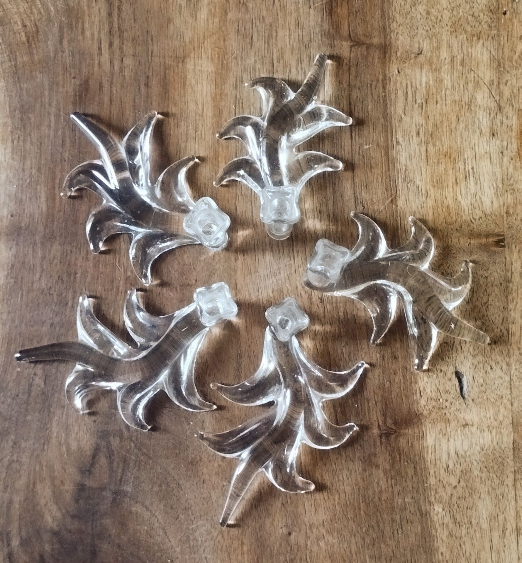 5 crystal knife rests with vases