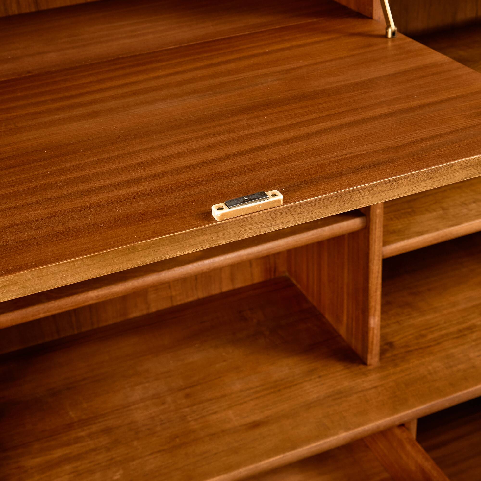 Mid-Century Teak Highboard with Sculpted Legs, Storage and Glass Shelf, 1960s