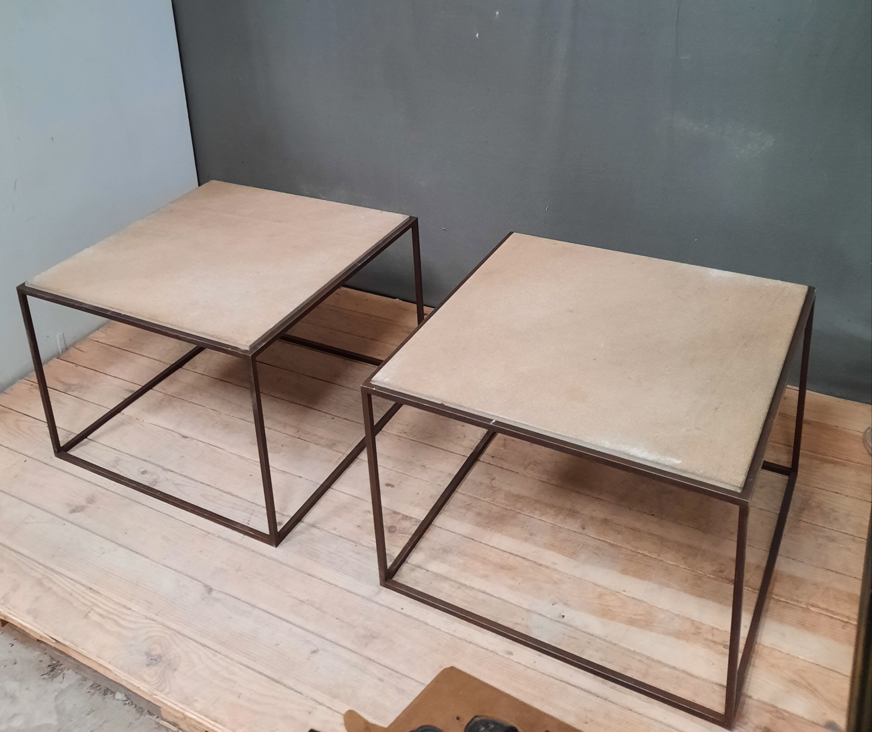 Pair of metal and cement sofa tips