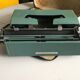 Machine à écrire mécanique vintage portable Olivetti Lettera 32