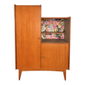 Asymmetrical vintage wardrobe