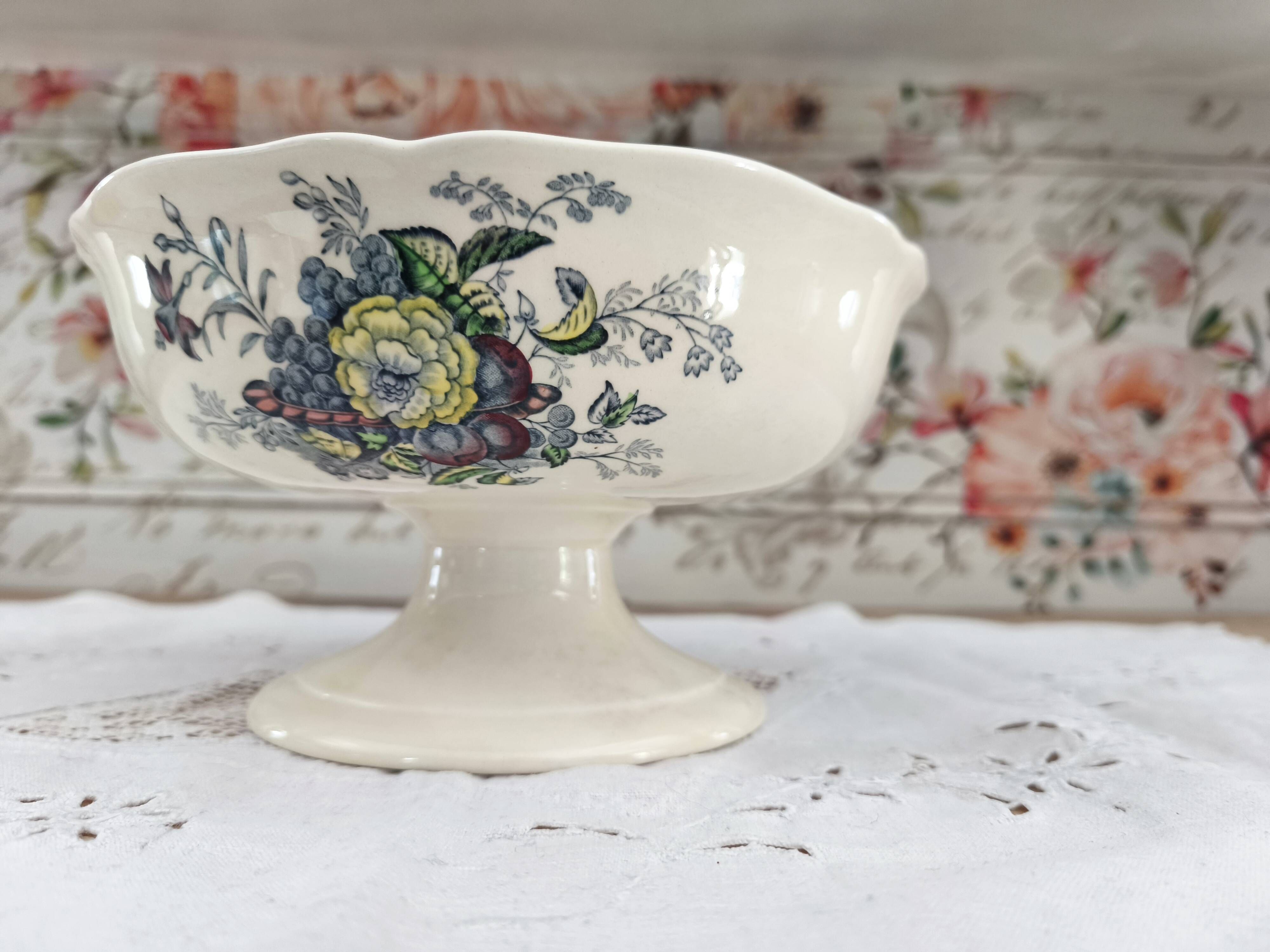Compote on pedestal Royal Doulton model The Kirkwood