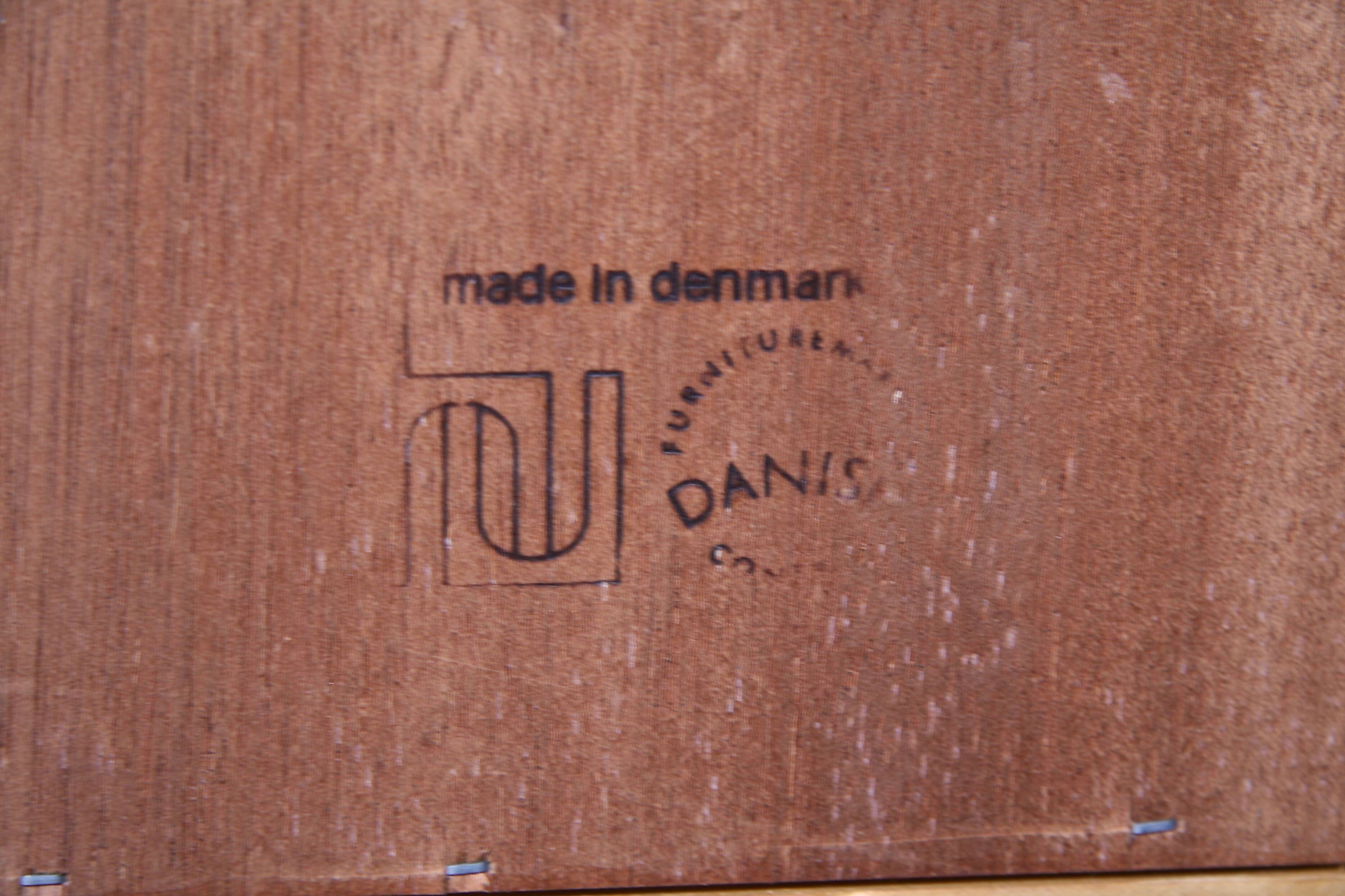 Bibliothèque danoise en palissandre par Poul Hundevad pour Gunni Omann, années 1970.