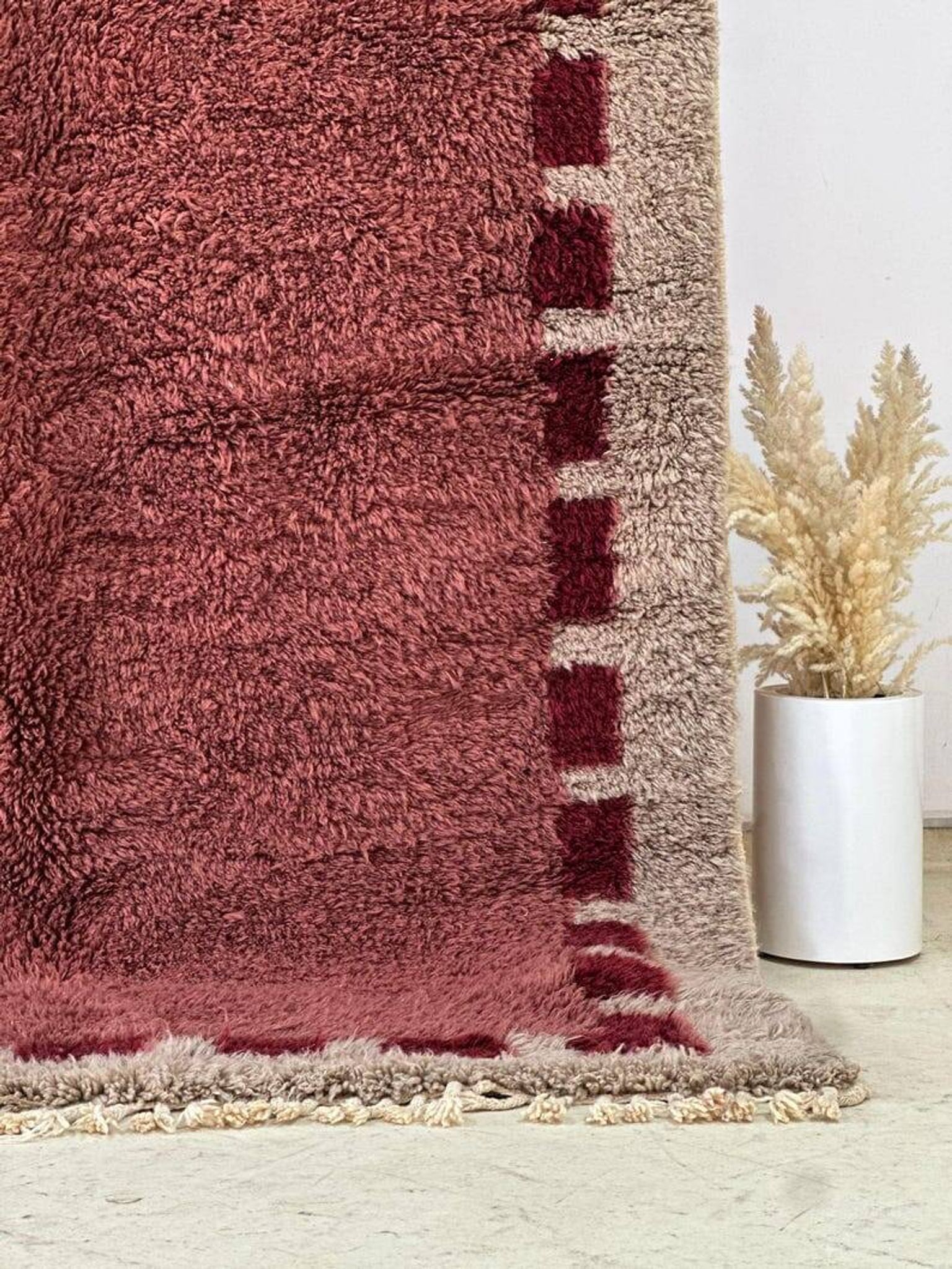 Traditional hand-woven Berber rug, size 150 x 250 cm