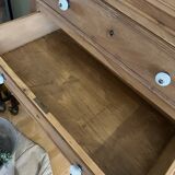 Aerogummed chest of drawers