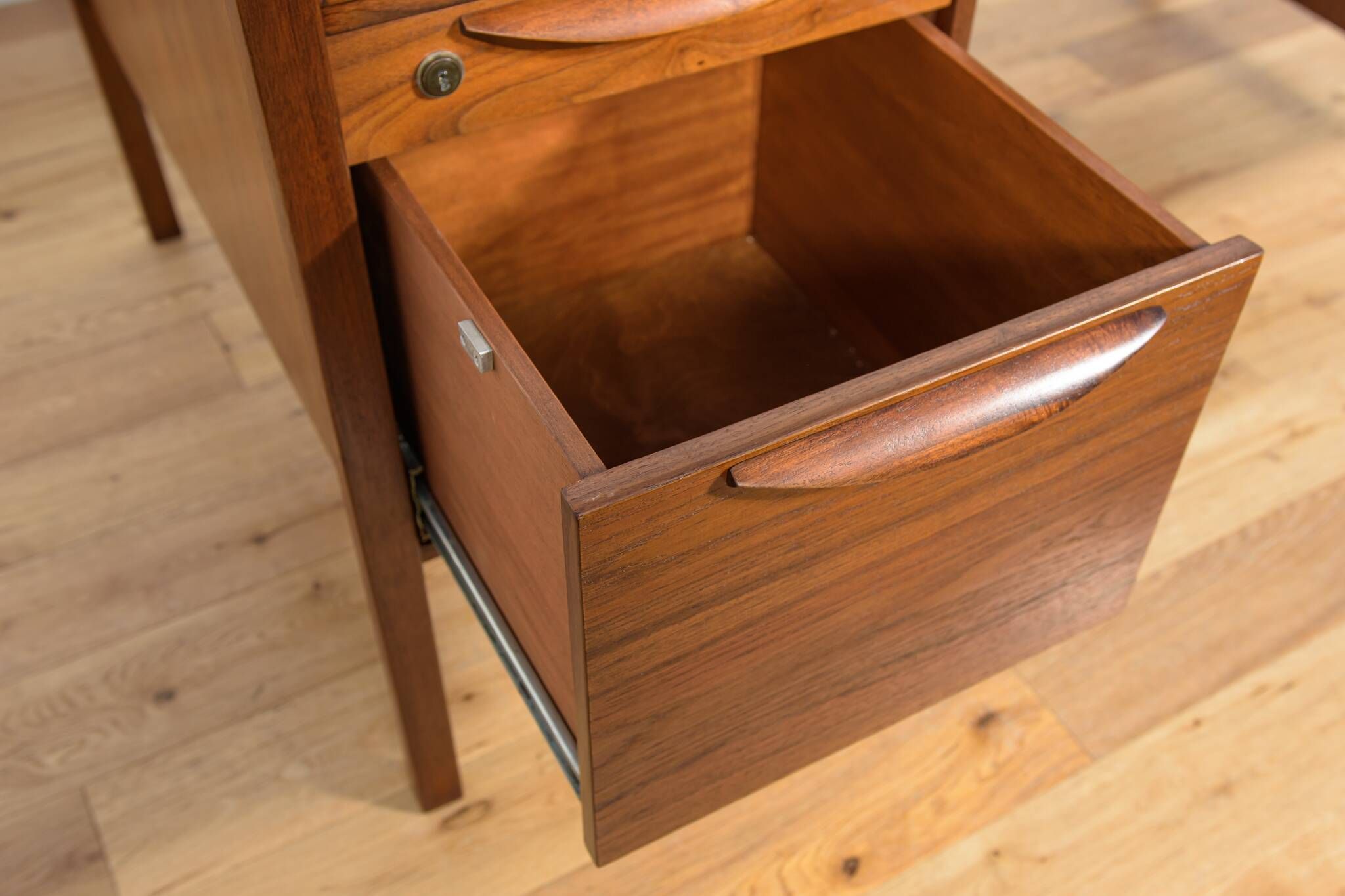 Mid-Century Walnut Desk by Jens Risom for Jens Risom Design, 1960s