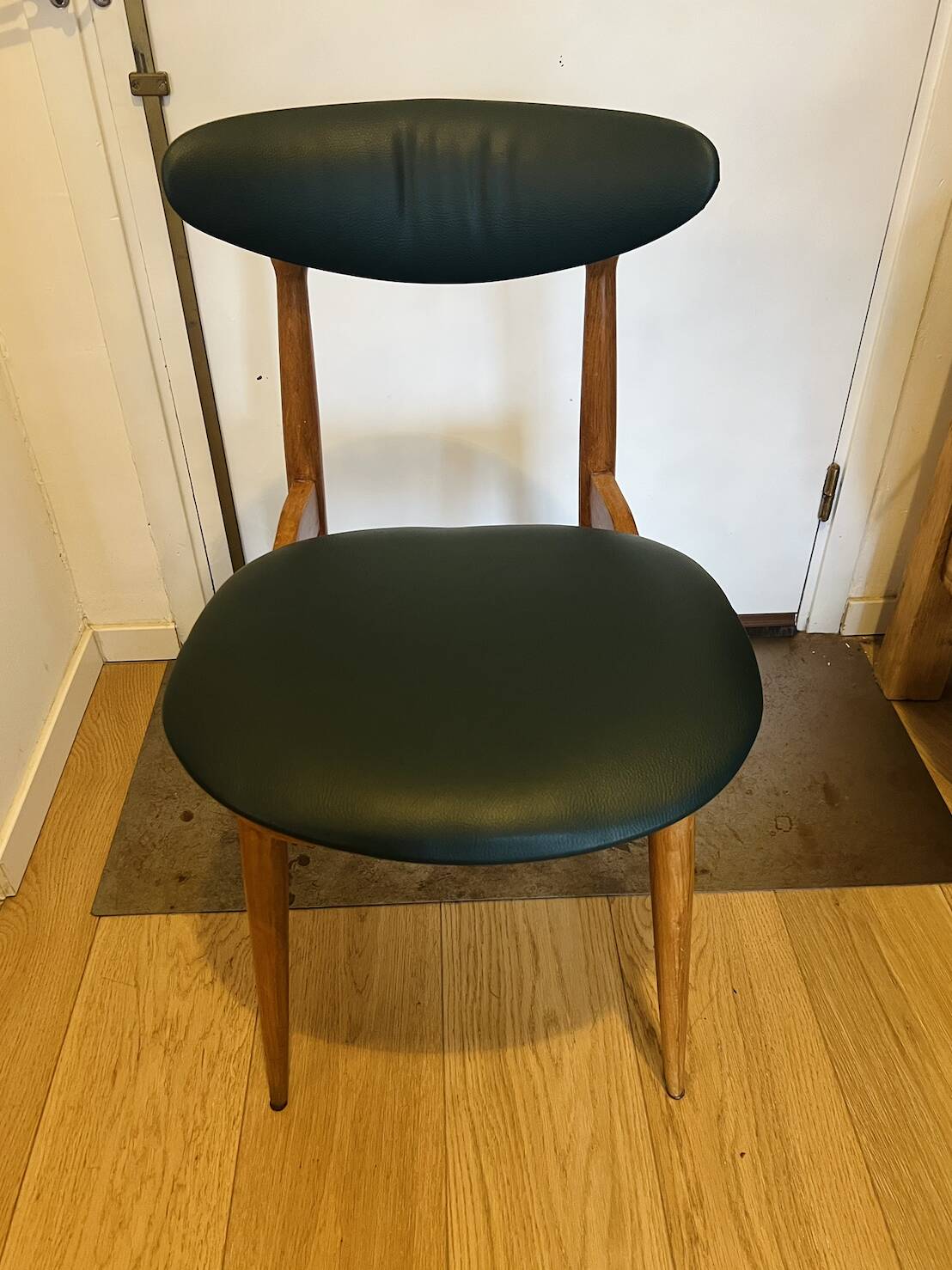 (Lot) 3 Chairs Pierre Guariche Model Licorne