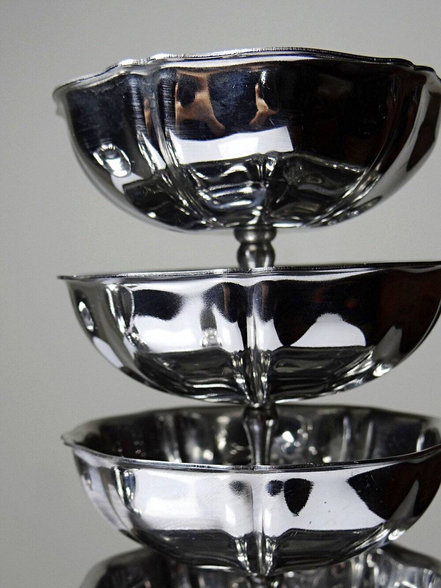 6 vintage-style bistro-style stainless steel dessert bowls on feet