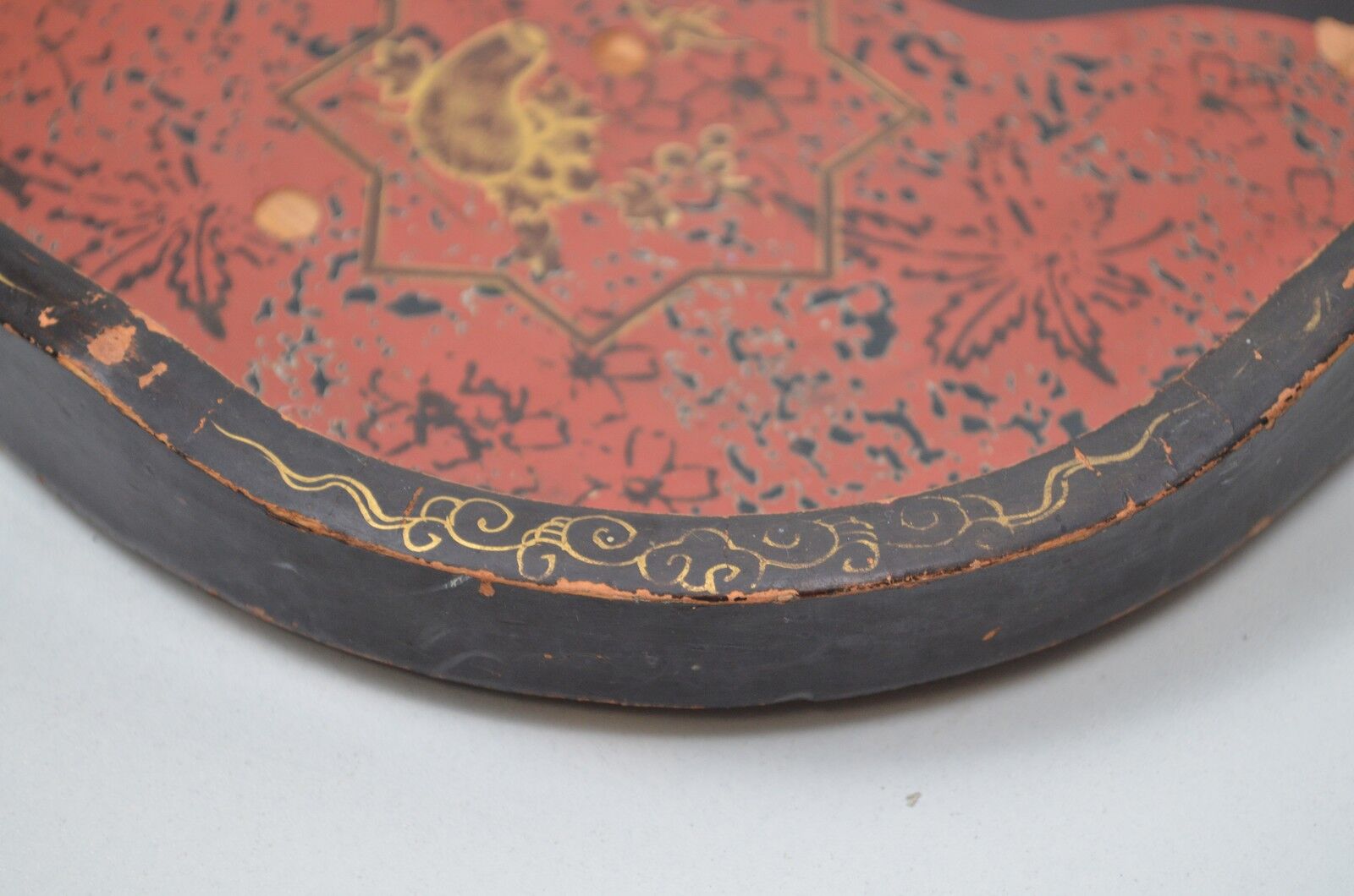 Japan - Antique lacquered wooden top