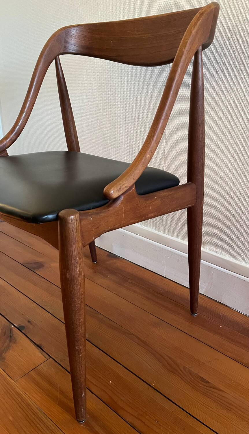 Johannes Andersen Scandinavian vintage chair