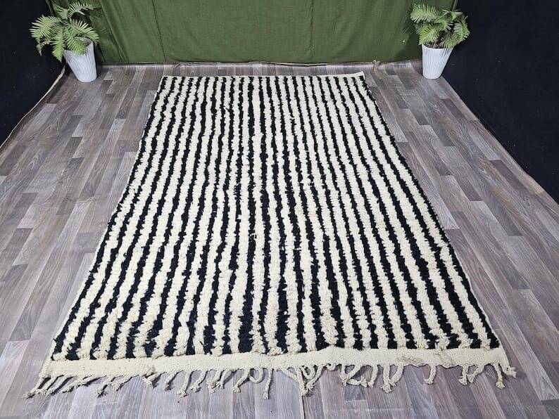 Handwoven traditional black and white Berber rug, size 250/150 cm.