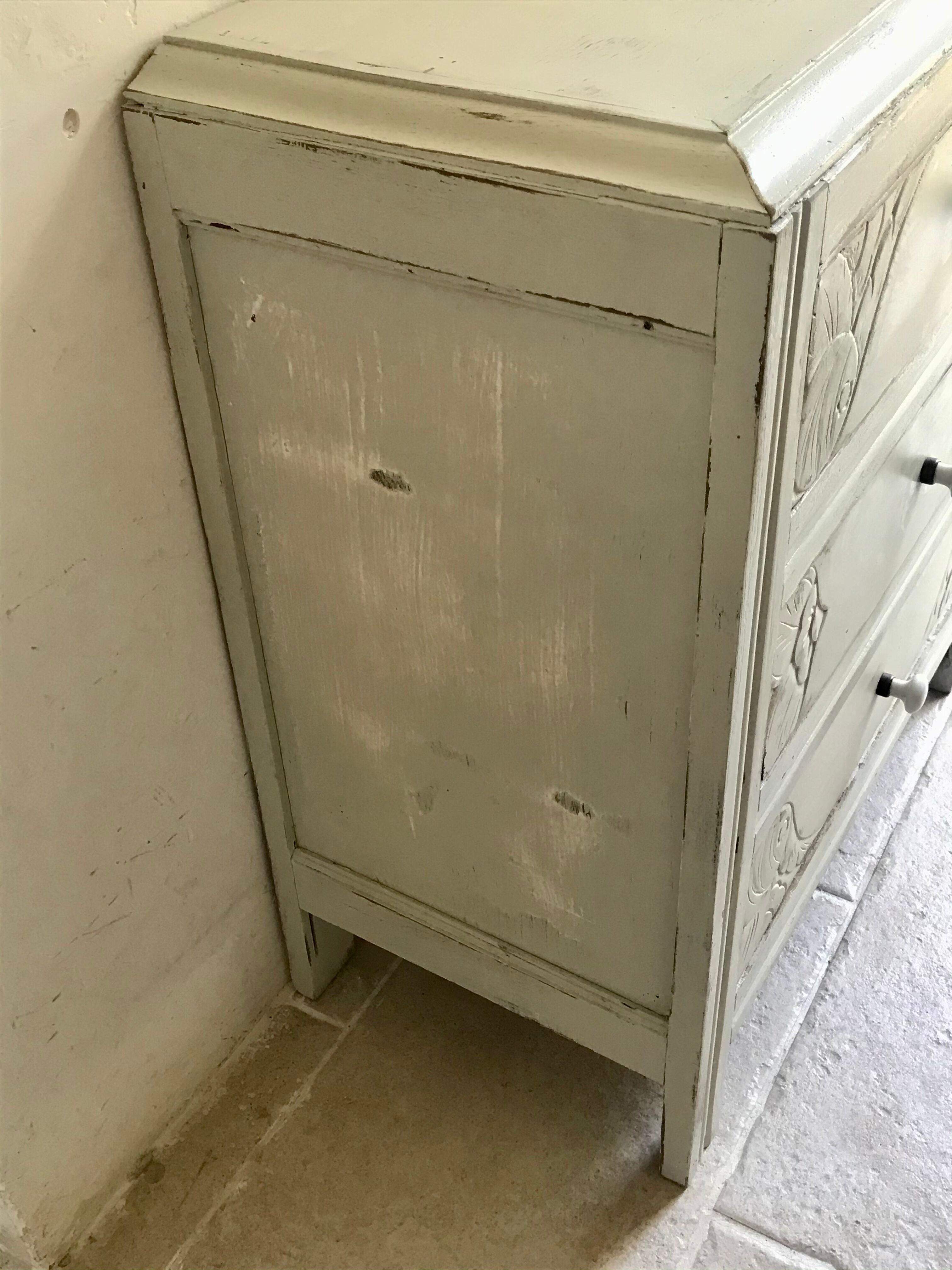 Art Deco chest of drawers