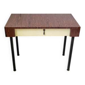 Adorable bureau vintage