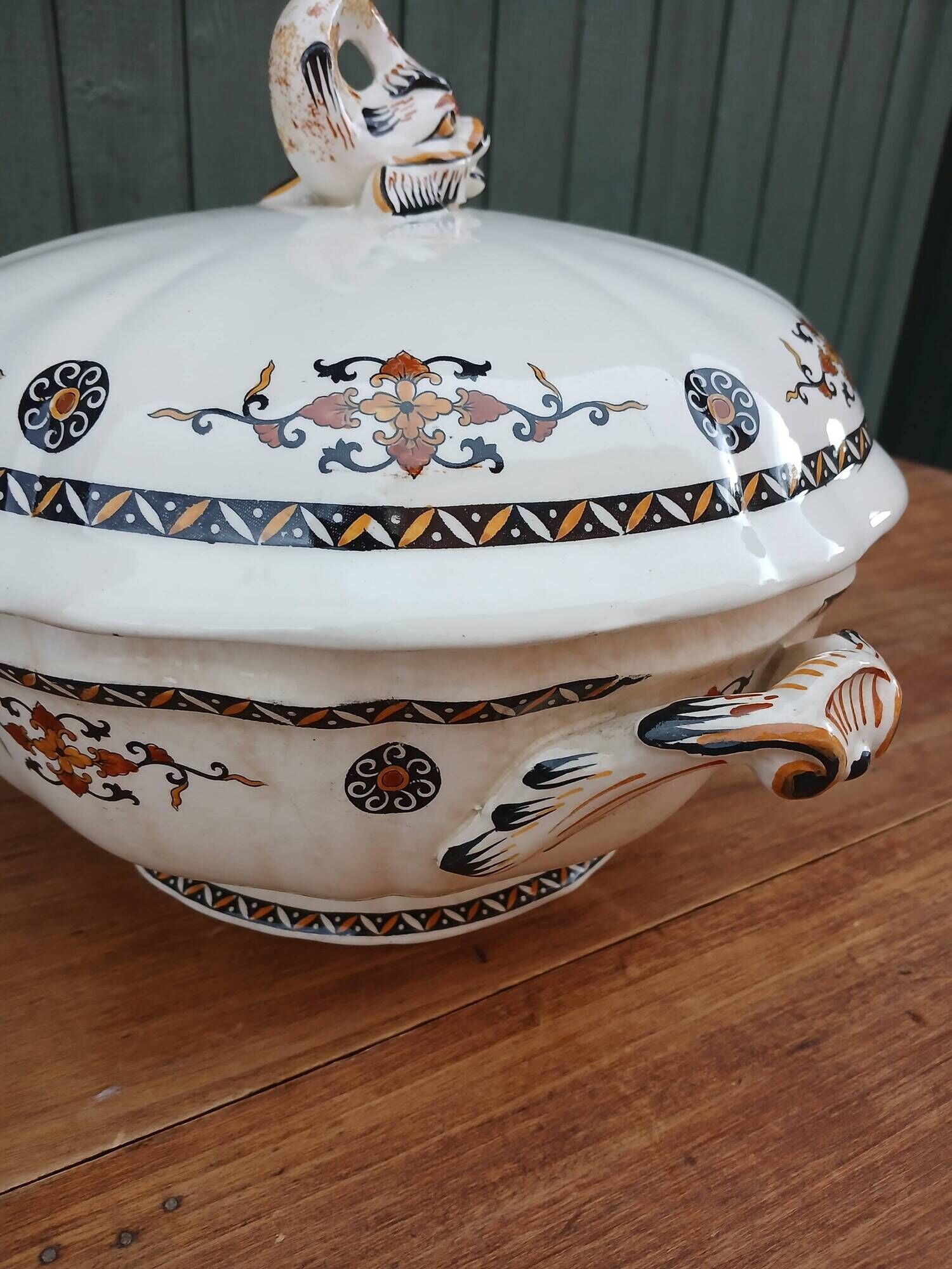 Grande soupière ancienne Gien 